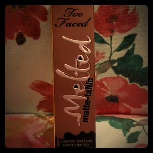 Melted Matte-tallic Lipstick